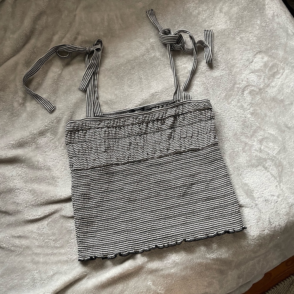 Forever 21 Black and White Striped Crop Top